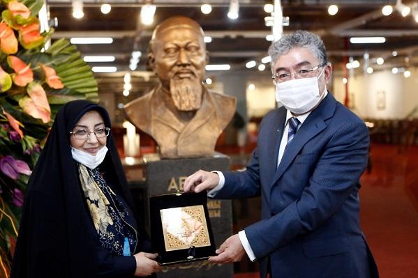 پیشنهاد ایجاد میز کتاب‌های قزاقستان در کتابخانه ملی ایران