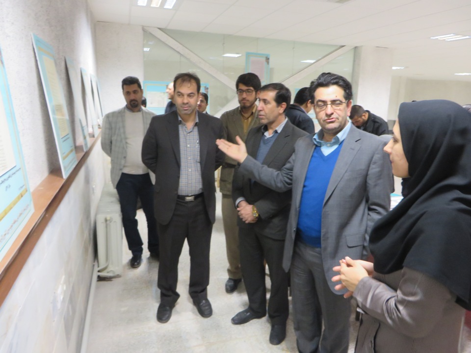 بازدید رئیس دانشگاه آزاد اسلامی کرمان از نمایشگاه