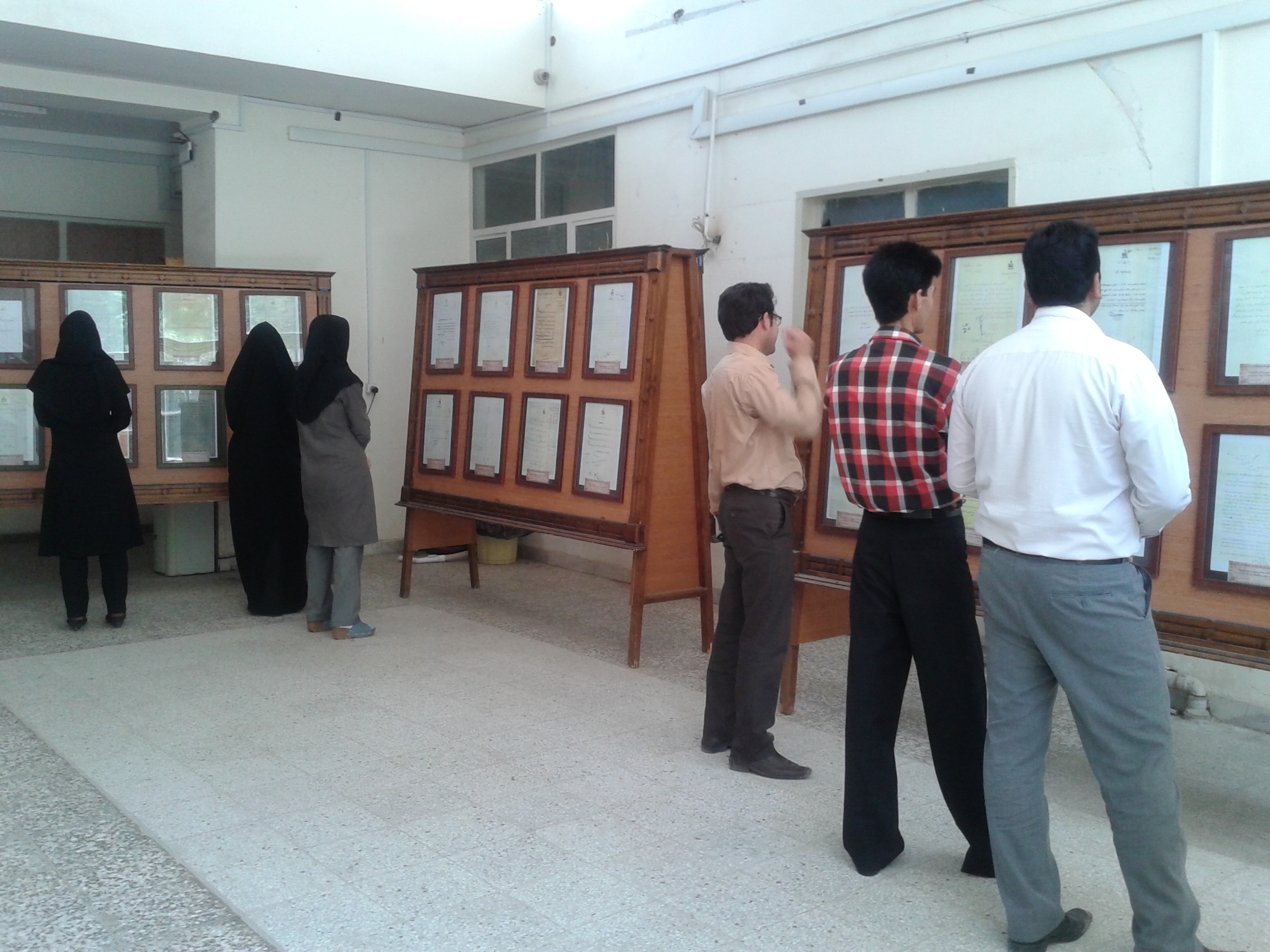 نمایشگاه به مناسبت روز قلم توسط مدیریت کرمان