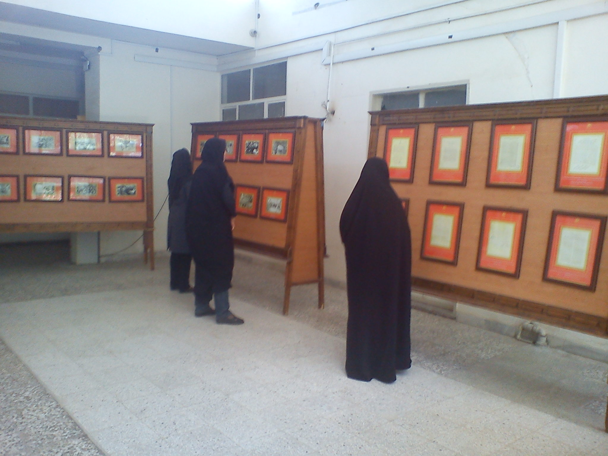 نمایشگاه اسناد و عکس به مناسبت سالروز قیام 15 خرداد توسط مدیریت کرمان