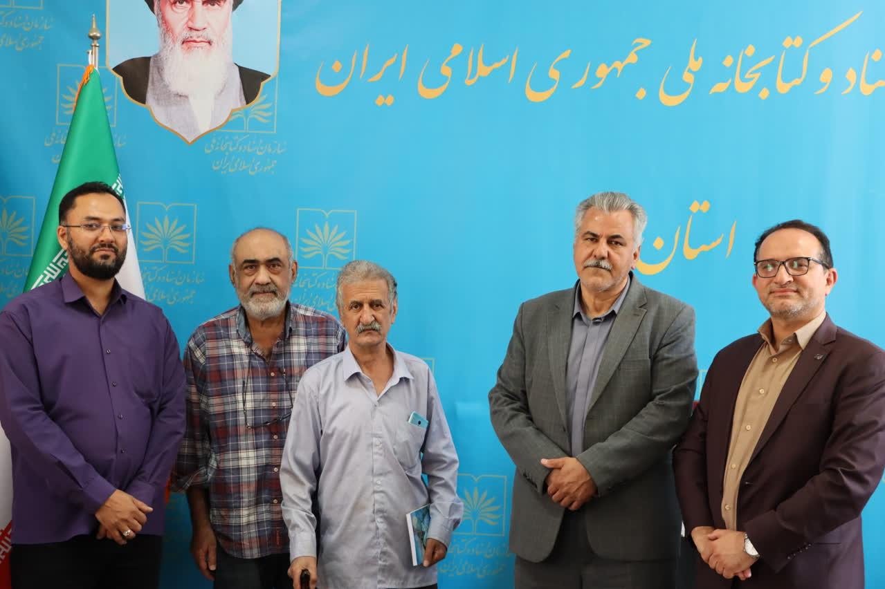 در دیدار محمد رضا شهنیازیان با مدیر اسناد و کتابخانه ملی استان یزد زمینه های همکاری با ایرانیان مقیم هند مورد بررسی قرار گرفت.