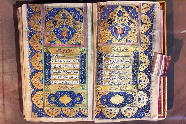 کارگاه‌های «آشنایی با منابع خطی و اسناد»