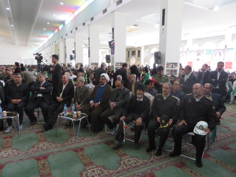 حضور مدیر و کارکنان مرکز جنوب شرق در مراسم بزرگداشت 12 بهمن