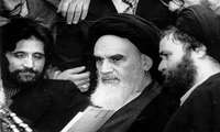 نمایشگاه مجازی «مسیر انقلاب» تصاویر بازگشت امام خمینی (ره): از پاریس تا مدرسۀ علوی