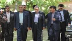 ادای احترام رضا صالحی امیری به شهدای اصفهان