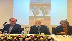 آیین رونمایی از دو جلد کتاب نویسنده شیرازی برگزار شد