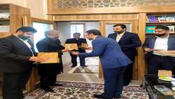 دیدار مدیر و کارکنان منطقه شرق کشور با مدیر عالی حرم مطهر امام رضا(ع)