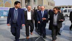 رئیس کتابخانه ملی ترکیه با حضور در حرم مطهر رضوی به زیارت امام رضا (ع) مشرف شد