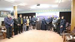 حضورکارکنان مدیریت اسناد غرب کشور در دفتر نماینده ولی فقیه در استان و امام جمعه همدان