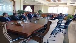 معاون محترم توسعه مدیریت و منابع و جمعی از مدیران کل سازمان با معاون سیاسی ، امنیتی استاندار قم
