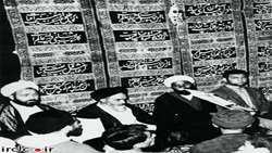نمايش عكس‌هائی از حضور مردم در مراسم محرم، در وبگاه مركز اسناد انقلاب اسلامی