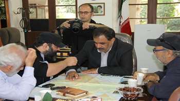 بازدید سیروس مقدم و دیگر عوامل سریال «هنگام بیداری» از مدیریت بوشهر در آبان 95