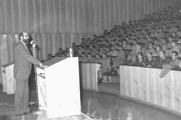 444500