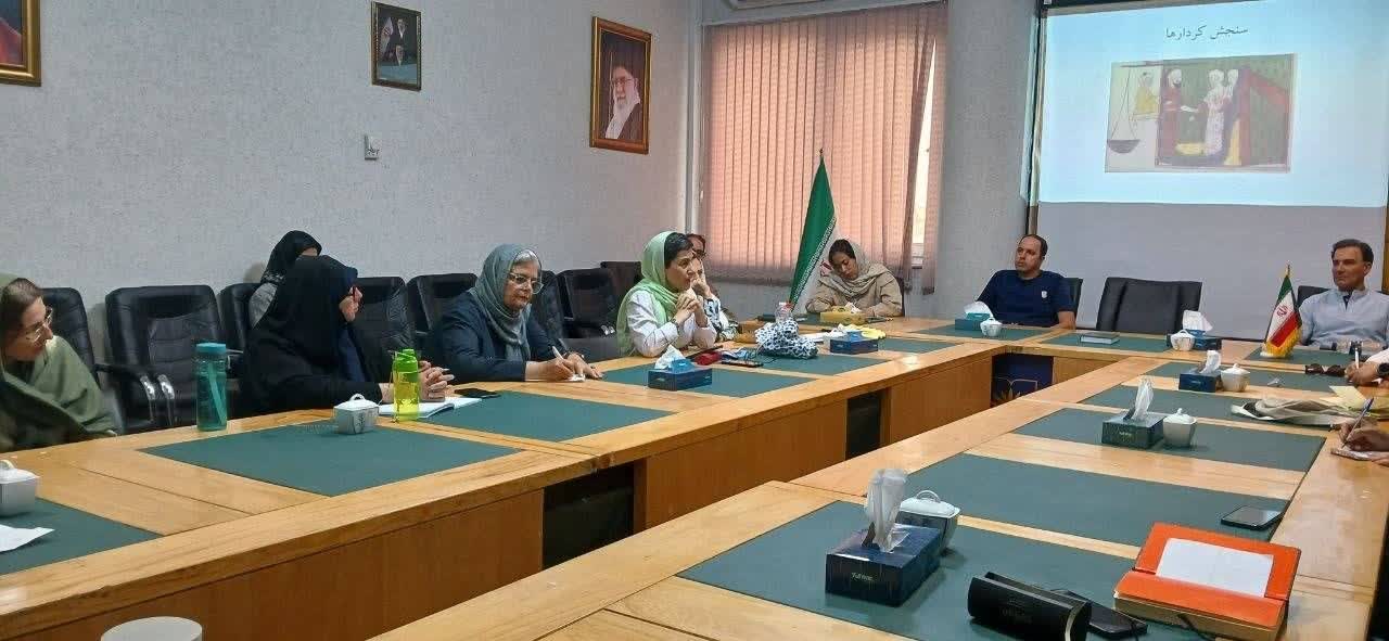 دومین نشست «بزم‌آورد پارسی» با موضوع مرگ در اندیشه ایران باستان و آیین‌های سوگ زرتشتیان برگزار شد